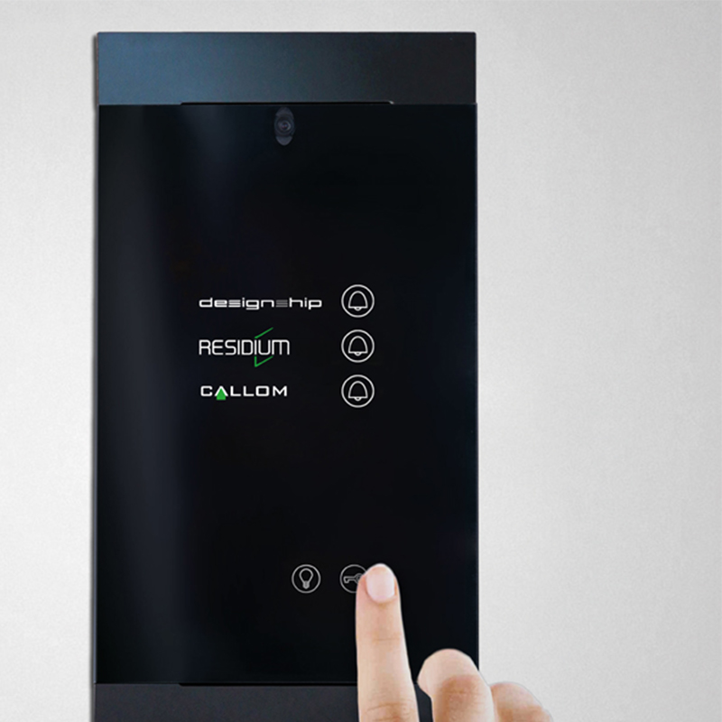 The door unit combines the doorbell, video intercom and keyless entry in a weatherproof touch display. Callom - security system - door intercom - Focus Open Silver Award 2016 - designship GmbH - product design - industrial design - machine design - interface design - iF world design index - Top 25 Industry - Top 100 design studios worldwide - we love design