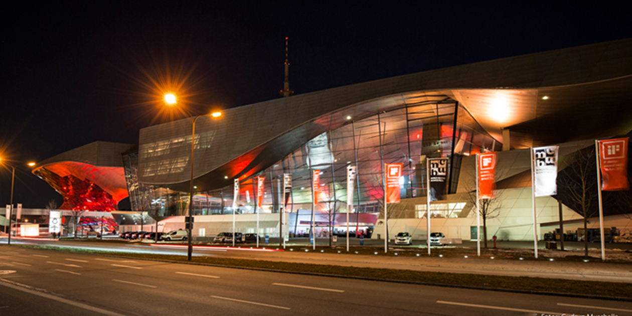 Licht an für die Preisverleihung des iF Product Design Award 2016 in der BMW Welt in München. iF Product Design Award 2016 - Designpreis - designship GmbH - Produktdesign - Industriedesign - Interfacedesign - iF world design index - Top 25 Industry - Top 100 design studios worldwide - we love design